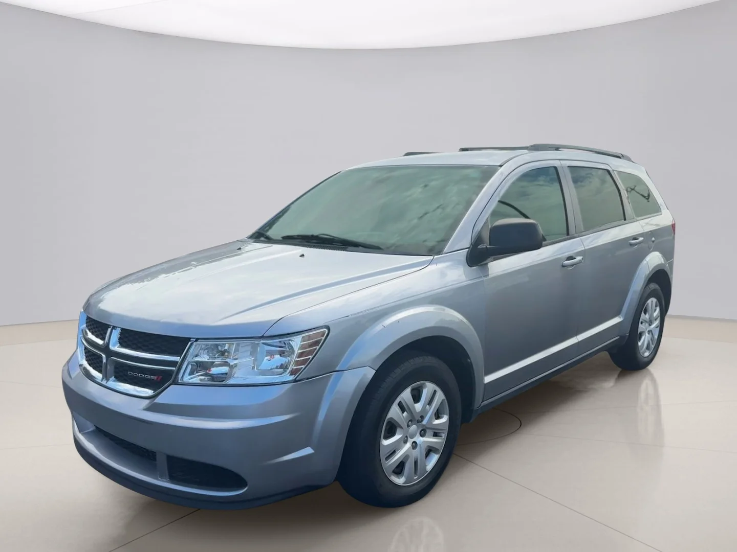 Used 2018 Silver Dodge SE image 1