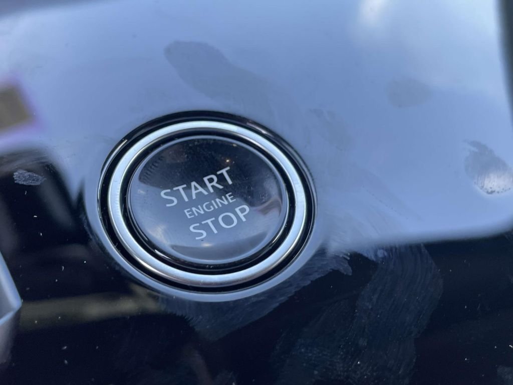 New 2027 Varesine Blue Land Rover SE image 38