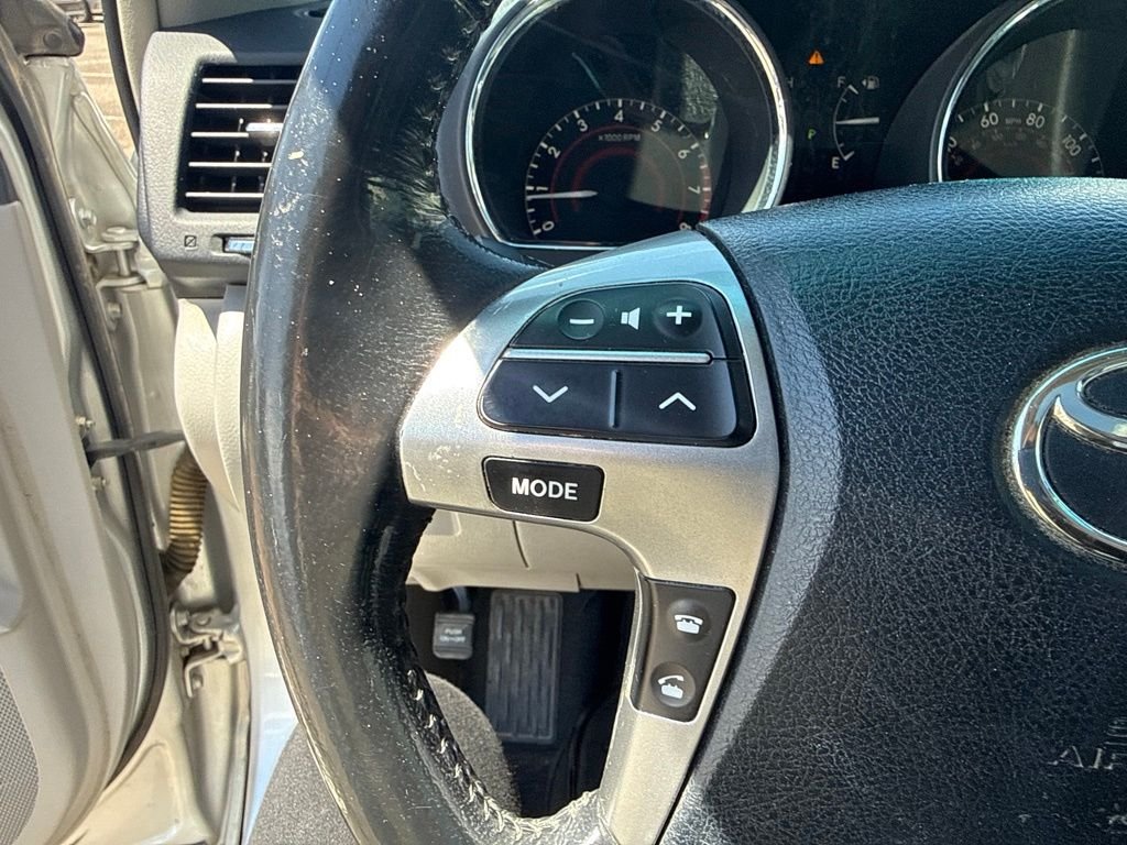 Used 2011 Silver Toyota Limited image 26