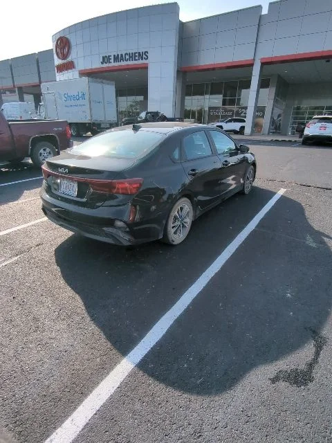 Used 2023 Black Kia LXS image 6
