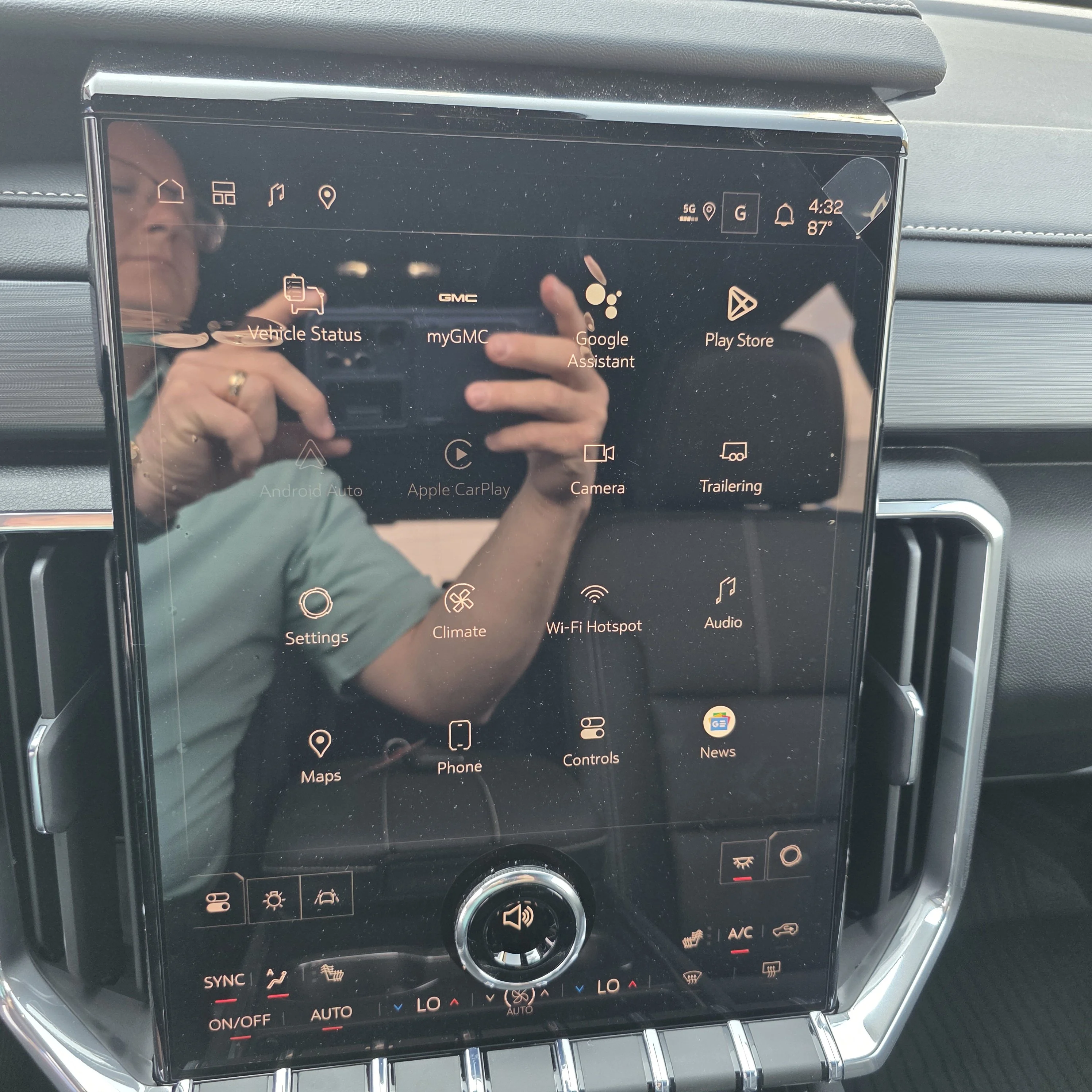 2026 GMC Acadia Elevation - Photo 12