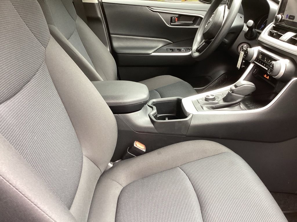 Used 2025 White Toyota LE image 3