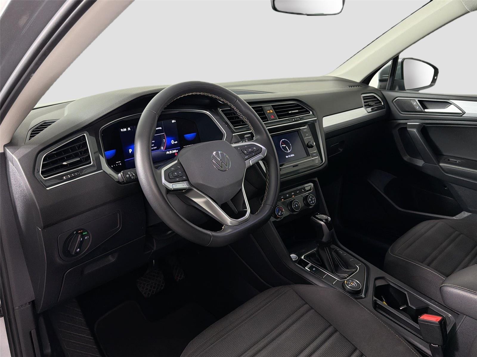 Used 2022  Volkswagen S image 10