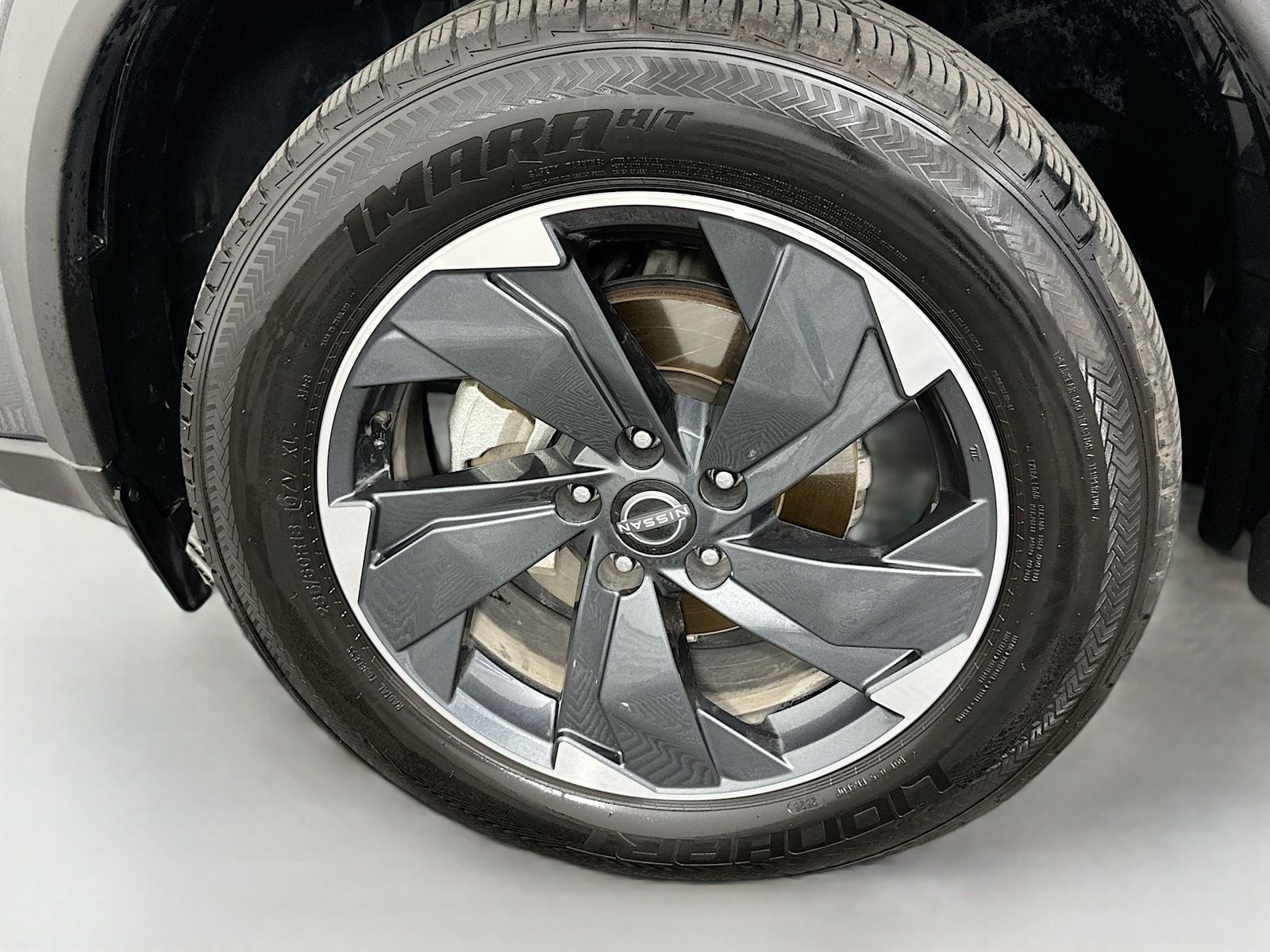 Used 2024 Gun Metallic Nissan SV image 30