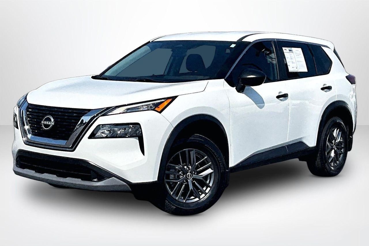 Used 2023 Glacier White Nissan S FWD image 3