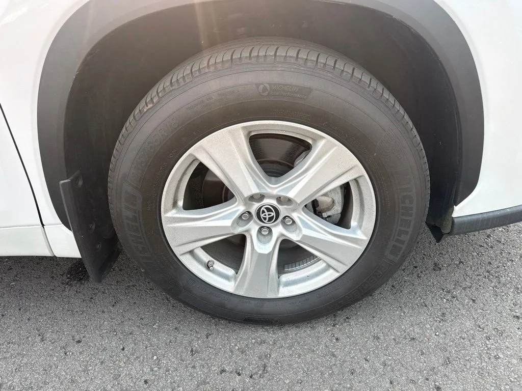 Used 2023 Pearl Toyota L image 24