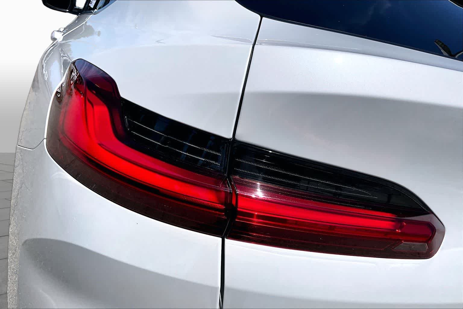 Used 2024 Alpine White BMW xDrive30i image 29
