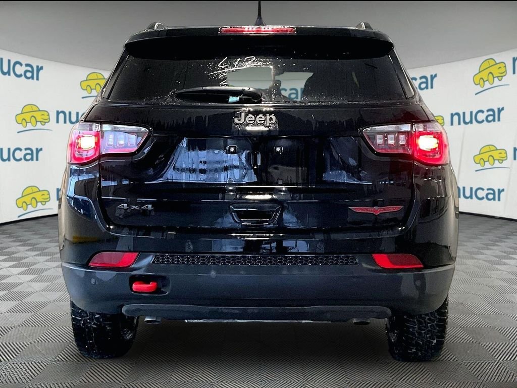 New 2026 Diamond Black Crystal Pearlcoat Jeep Trailhawk image 6