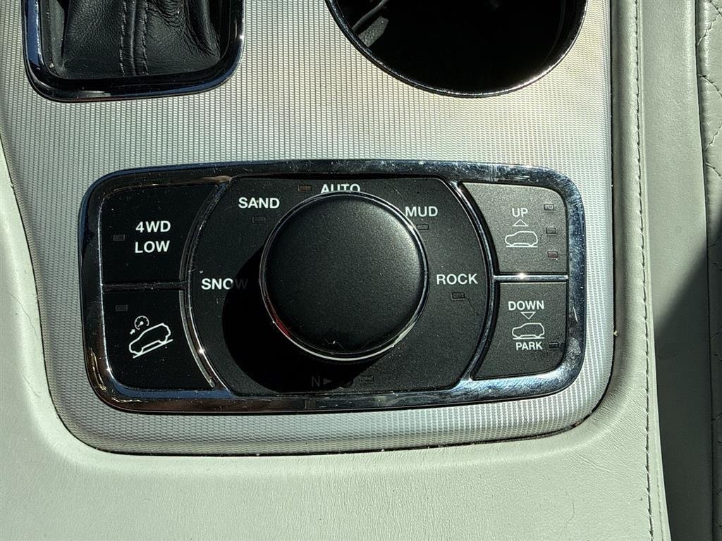 Used 2020 WHITE JEEP SUMMI image 18
