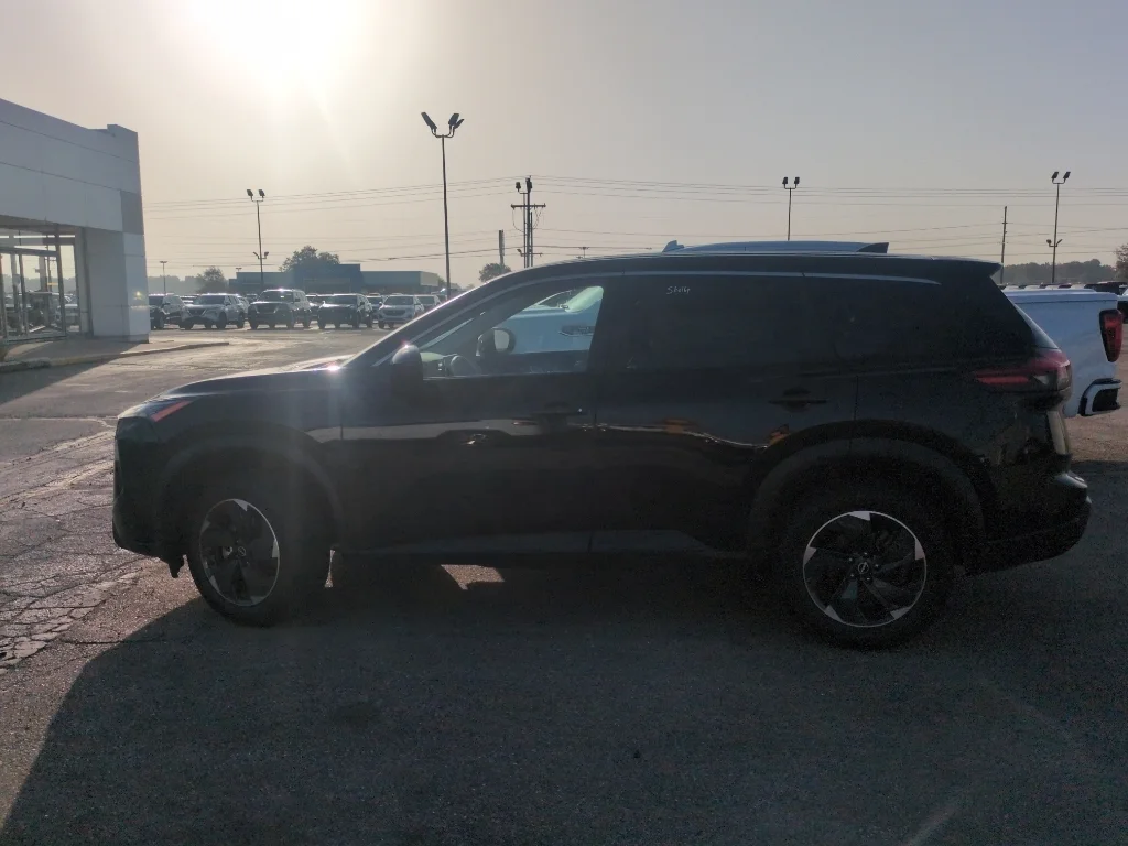 Used 2025 Super Black Nissan SV image 9