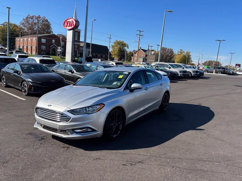 Used 2018 Silver Ford SE image 3