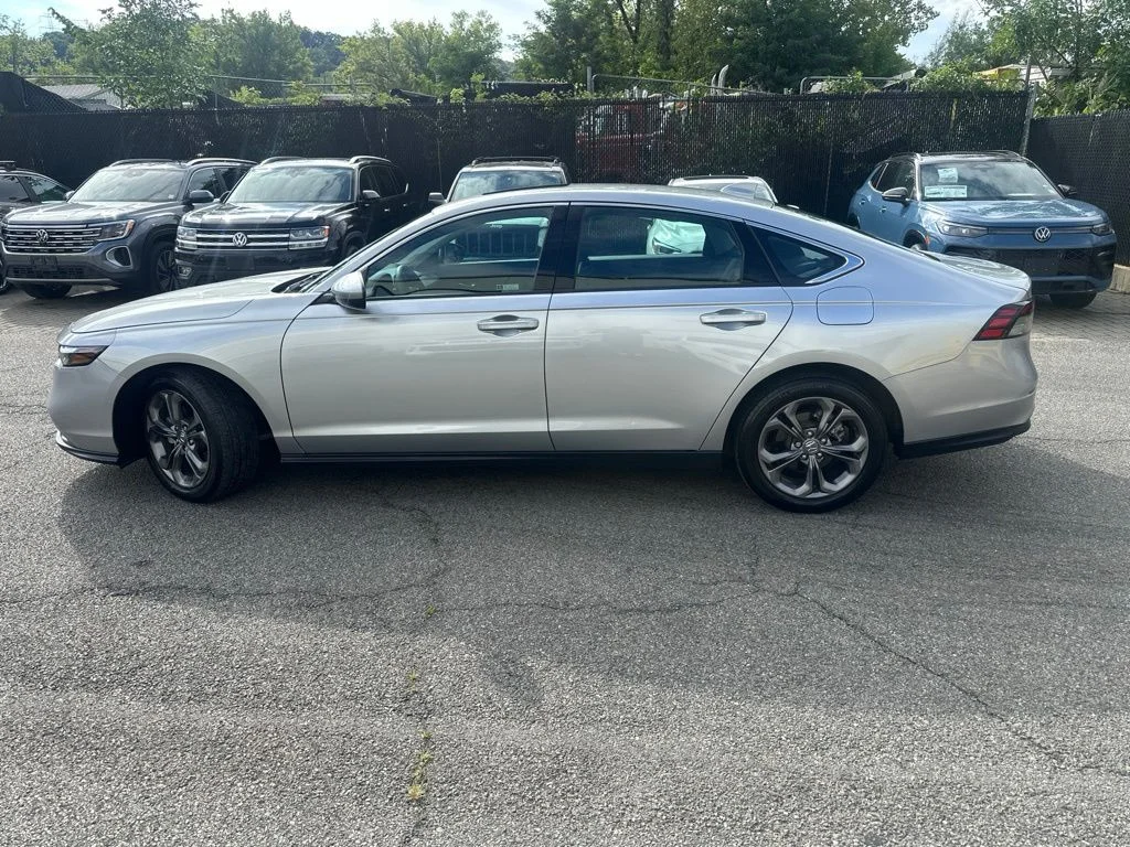 Used 2024  Honda EX image 3