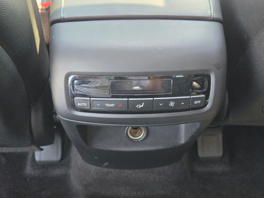 Used 2022 White Hyundai SEL image 17