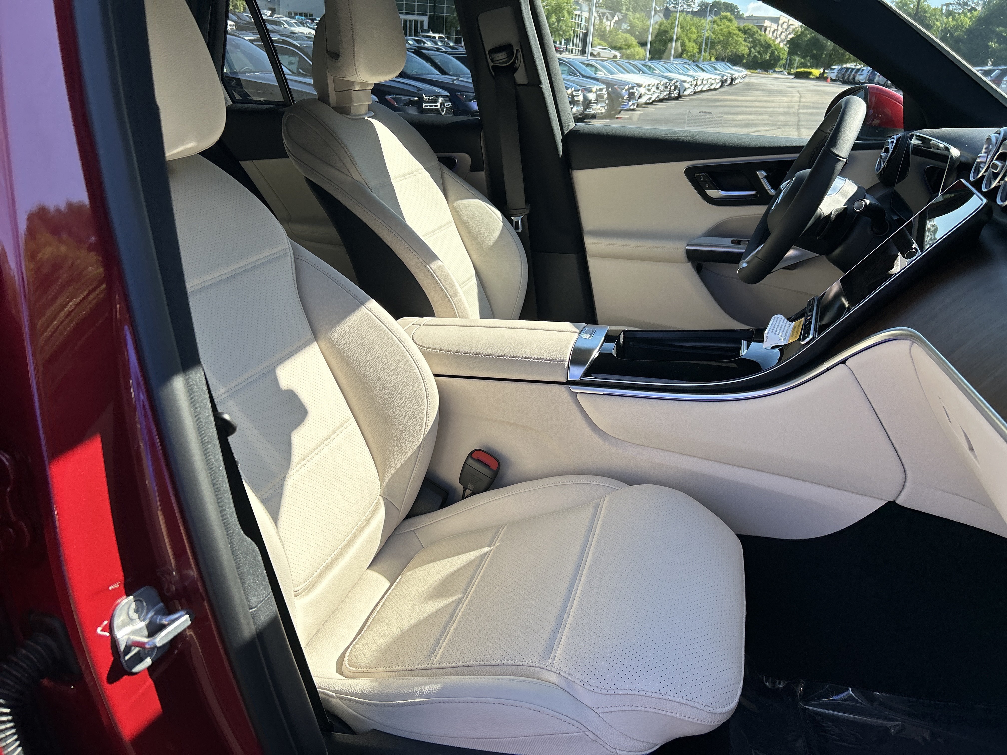 New 2026 MANUFAKTUR Patagonia Red Metallic Mercedes-Benz GLC 300 4MATIC® SUV image 44