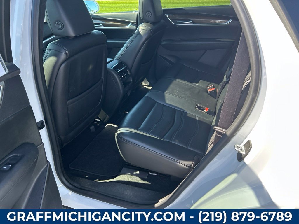 Used 2017 CRYSTAL WHITE TRICOAT Cadillac Platinum AWD image 35