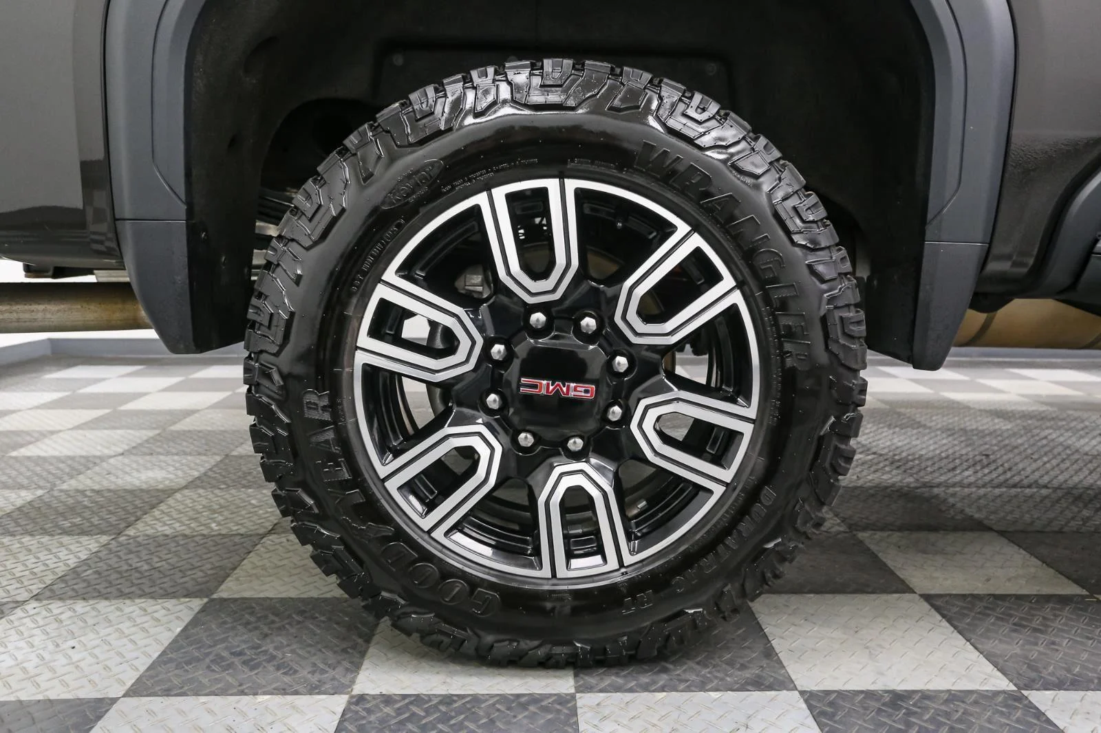 Used 2021 Brownstone Metallic GMC AT4 image 19