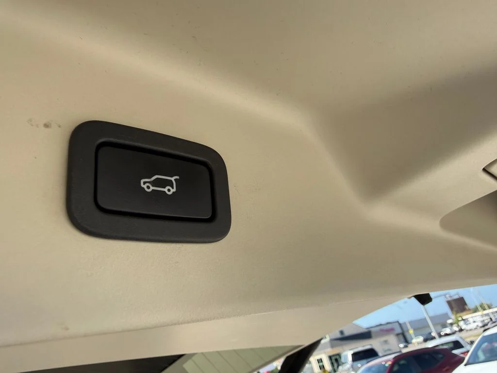 Used 2019 Blue Land Rover 3.0L V6 Supercharged HSE image 16