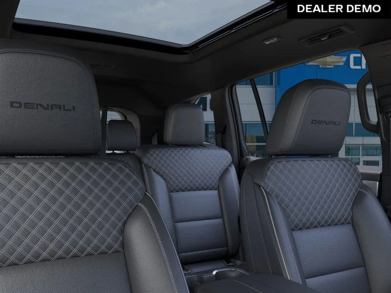 Used 2025  GMC Denali image 24