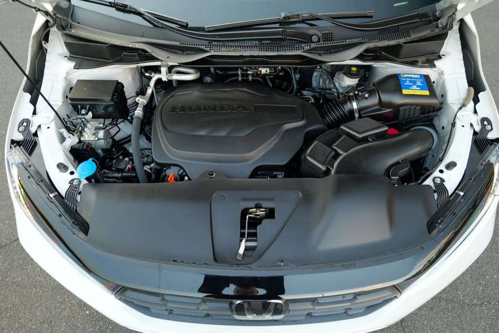 Used 2025 White Honda EX-L image 54