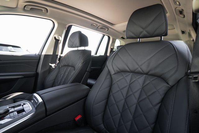 New 2026 Skyscraper Grey Metallic BMW xDrive40i image 5