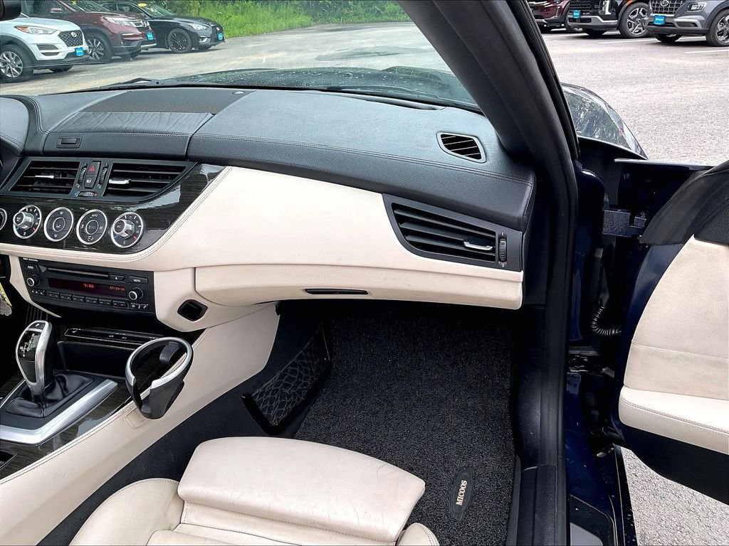 Used 2011 Blue BMW sDrive35i image 12