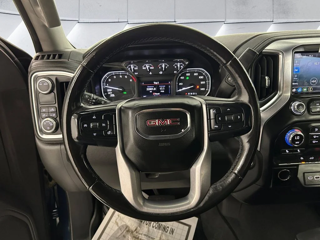 Used 2020 Blue GMC Elevation image 9