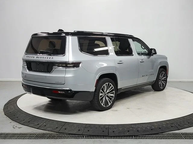 Used 2022 Silver Jeep Series III image 7