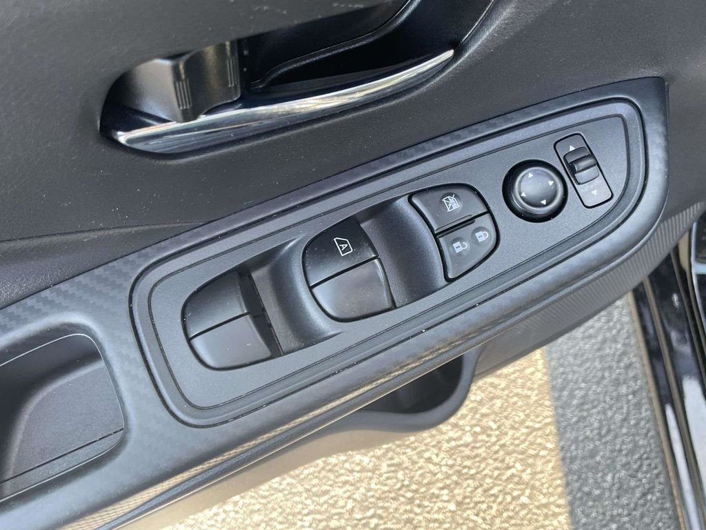 2025 Nissan Versa Sedan SV - Photo 19