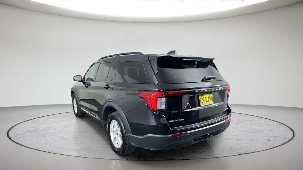 2025 Ford Explorer Active - Photo 11