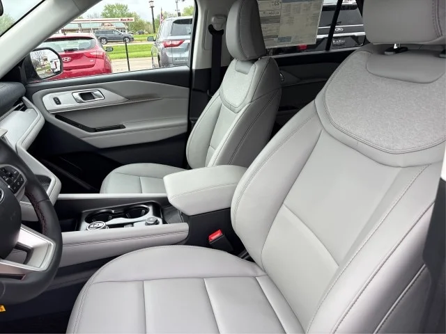 New 2026 Carbonized Gray Metallic Ford Active image 33