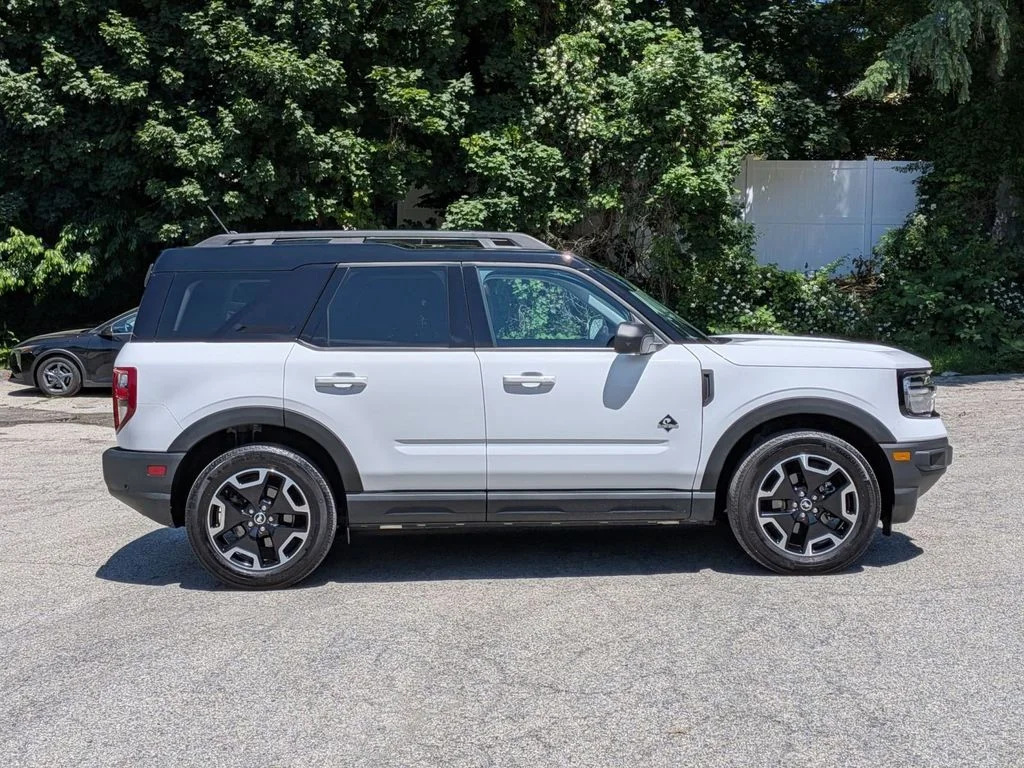 Used 2023 White Ford Outer Banks image 2