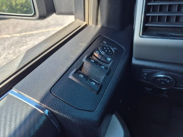 Used 2020 Black Ford Lariat image 24