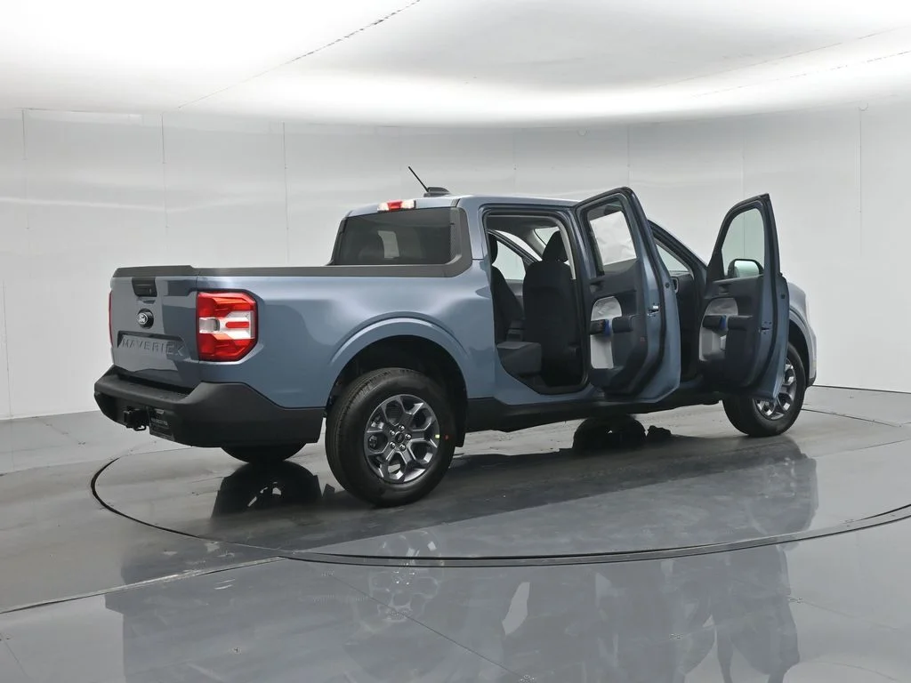 New 2026 Gray Ford XLT image 5