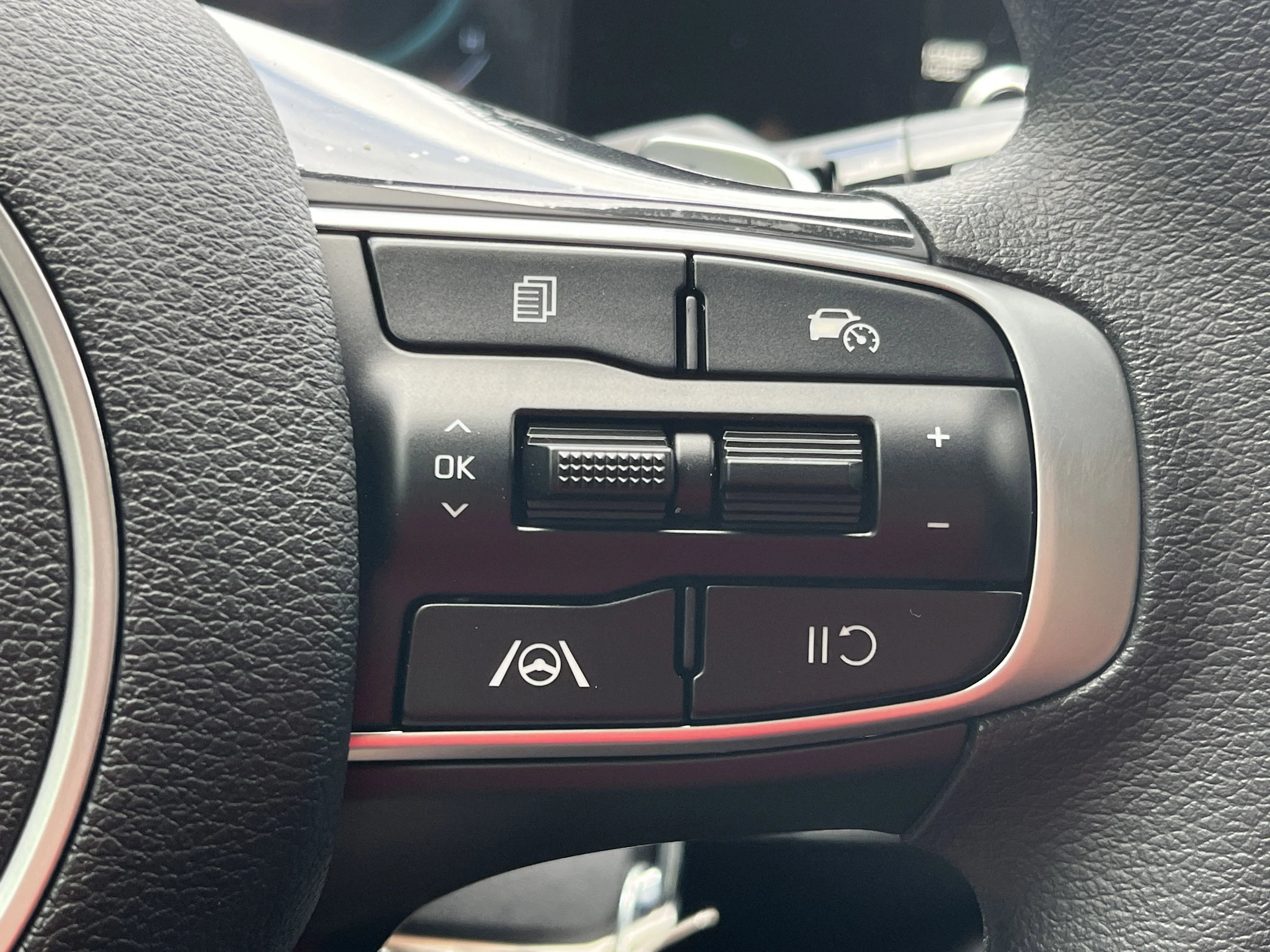 2025 Kia Sportage LX Hybrid - Photo 12