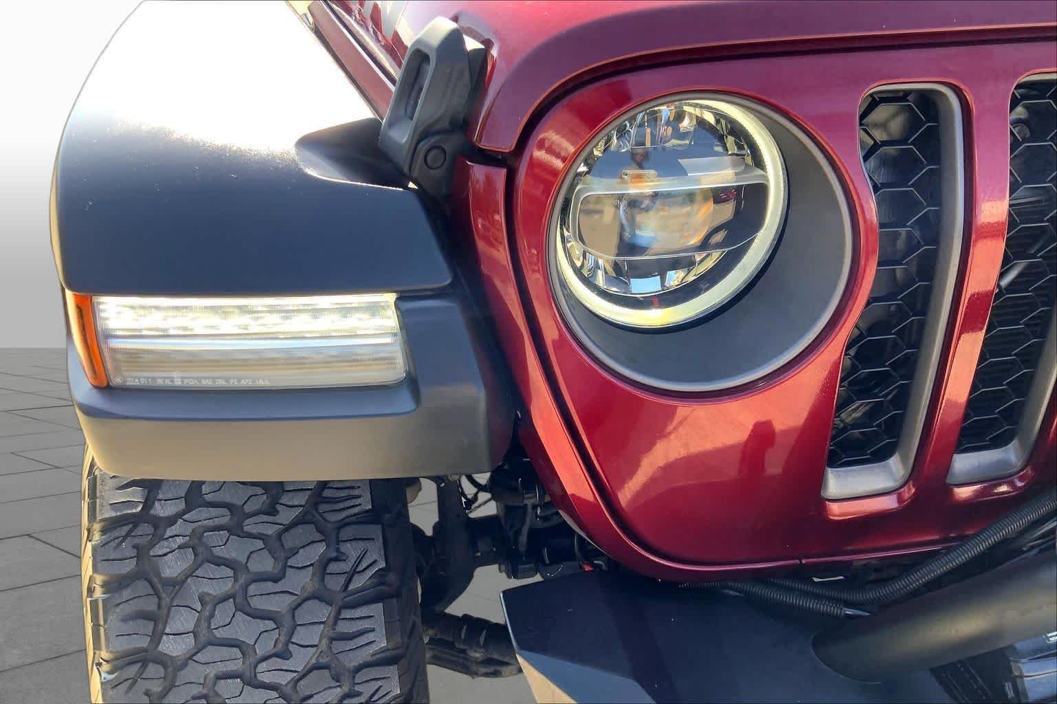 Used 2021 Snazzberry Pearlcoat Jeep Rubicon image 26