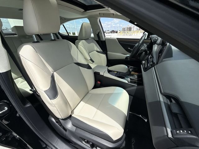 Certified Used 2024 OBSIDIAN Lexus 300h image 26