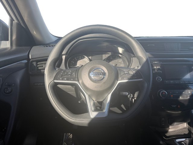 Used 2017 Silver Nissan S image 10