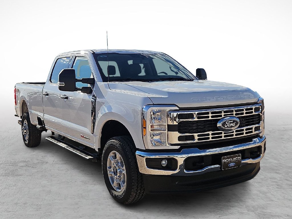 New 2027 Oxford White Ford F-350® XLT image 1