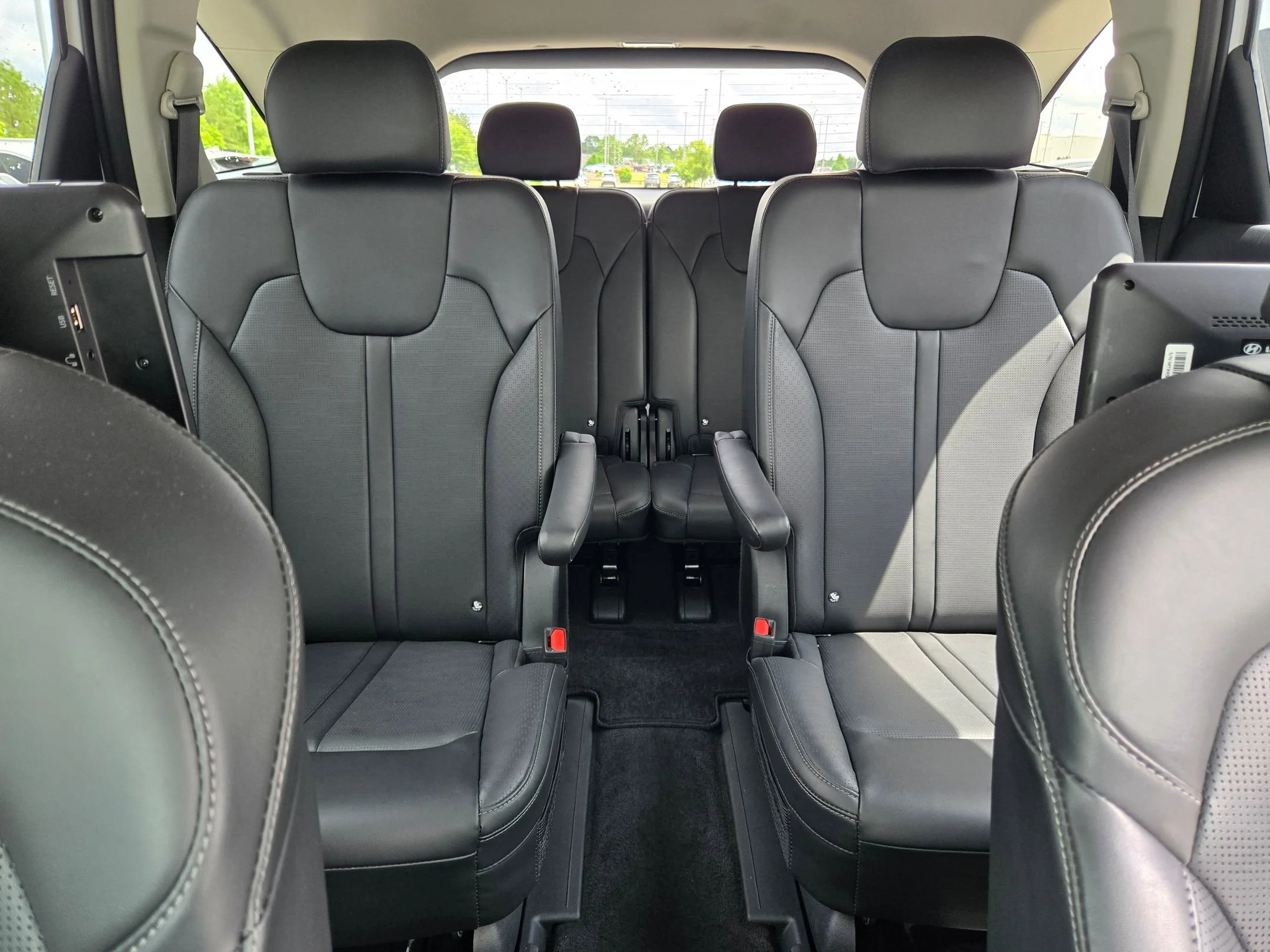Used 2025 Glacial White Pearl Kia EX image 13