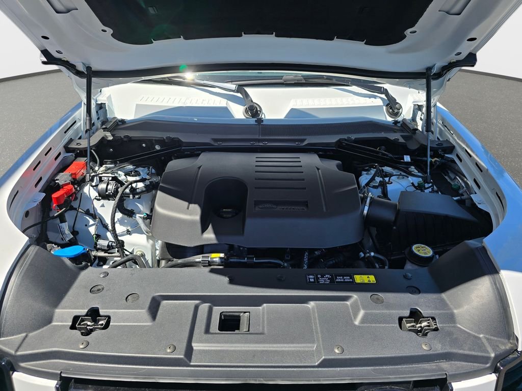 New 2026 Fuji White LAND ROVER X-Dynamic SE image 34