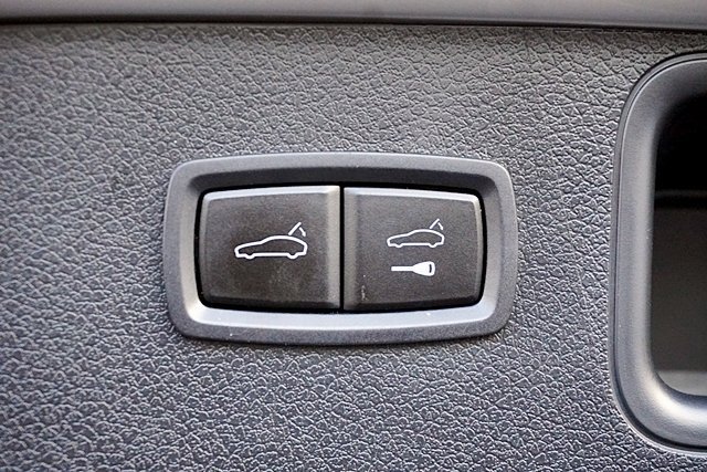 Used 2021 Beige Porsche Turbo image 19