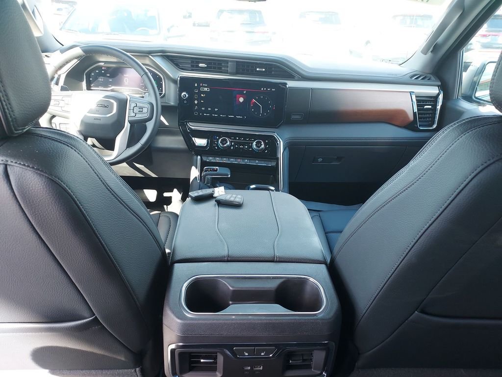 Used 2025 Silver GMC Denali image 12
