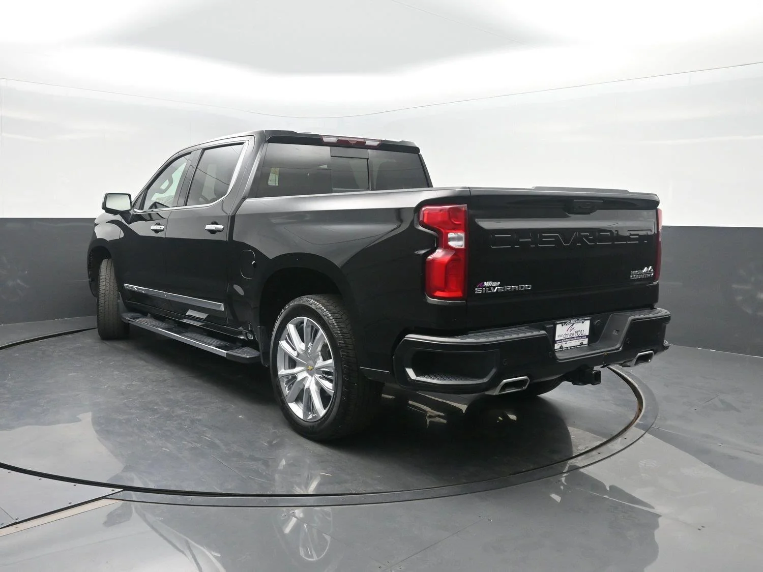 Used 2025 Black Chevrolet High Country image 50