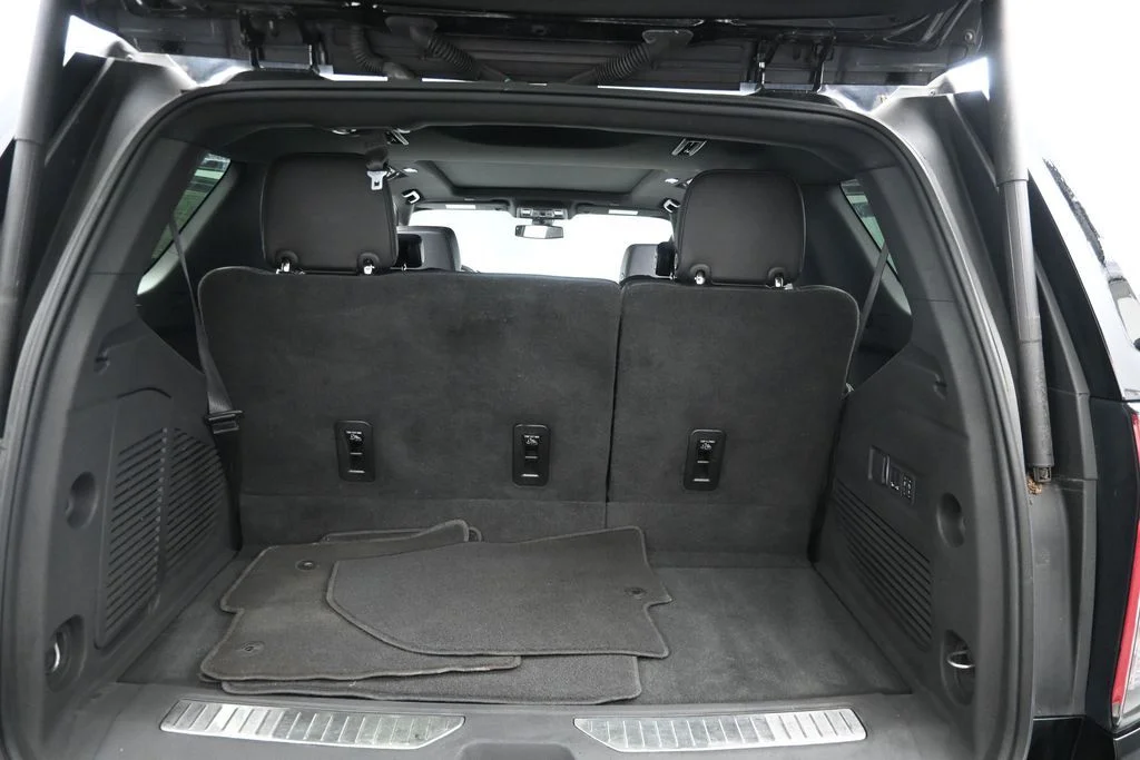 Used 2022 Black Chevrolet Z71 image 15
