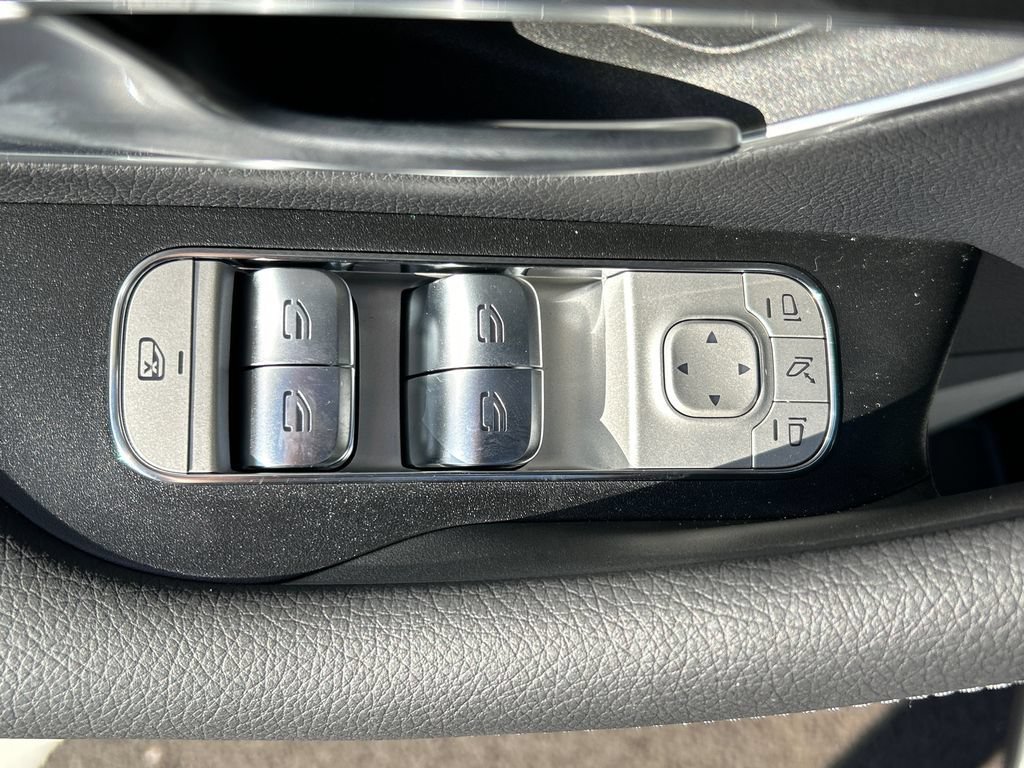 New 2027 MANUFAKTUR Moonlight White Metallic Mercedes-Benz GLE 450 image 49