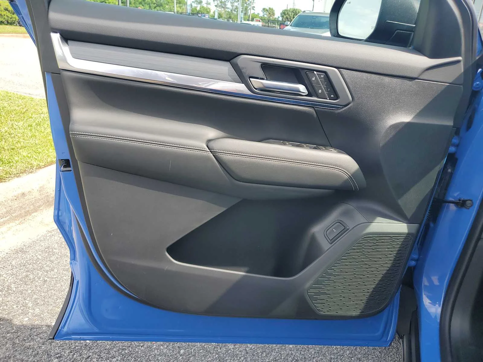 New 2026 Rapids Metallic GMC Elevation image 15