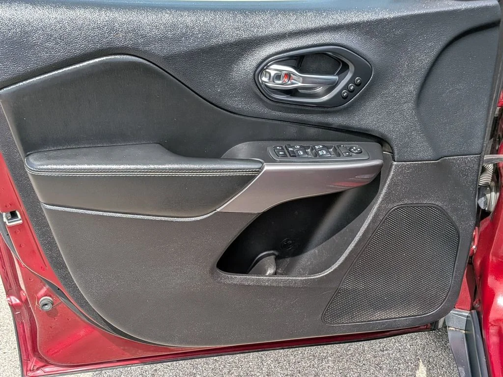 Used 2019 Red Jeep Limited image 12