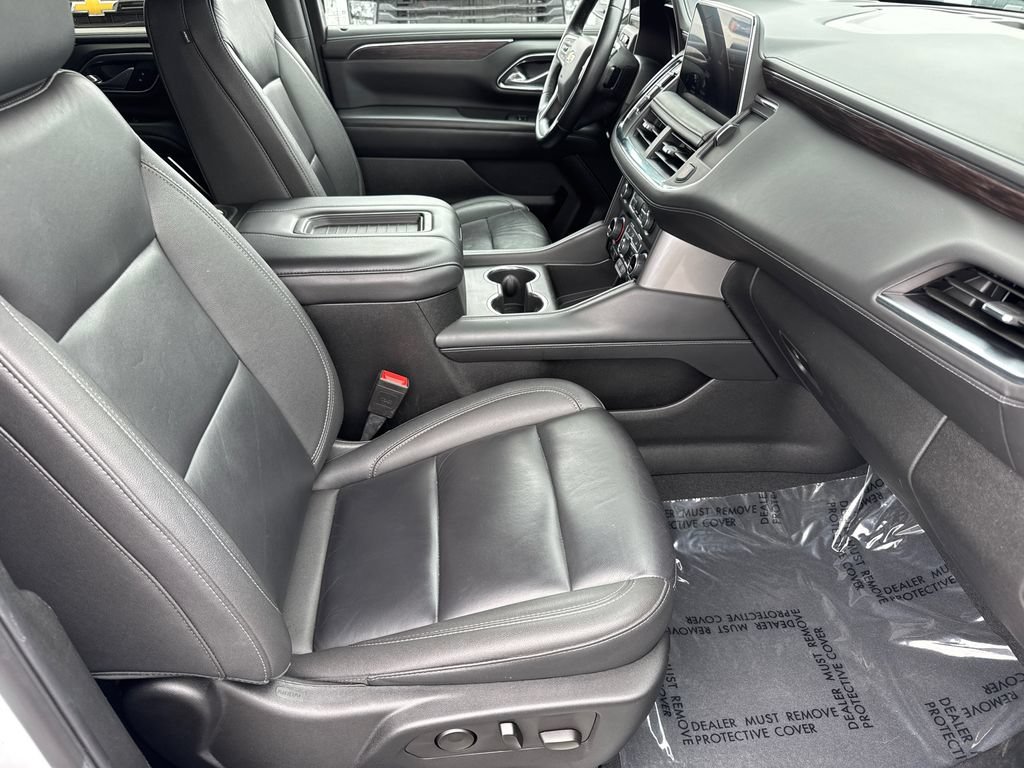 Used 2024 Summit White Chevrolet LT image 17