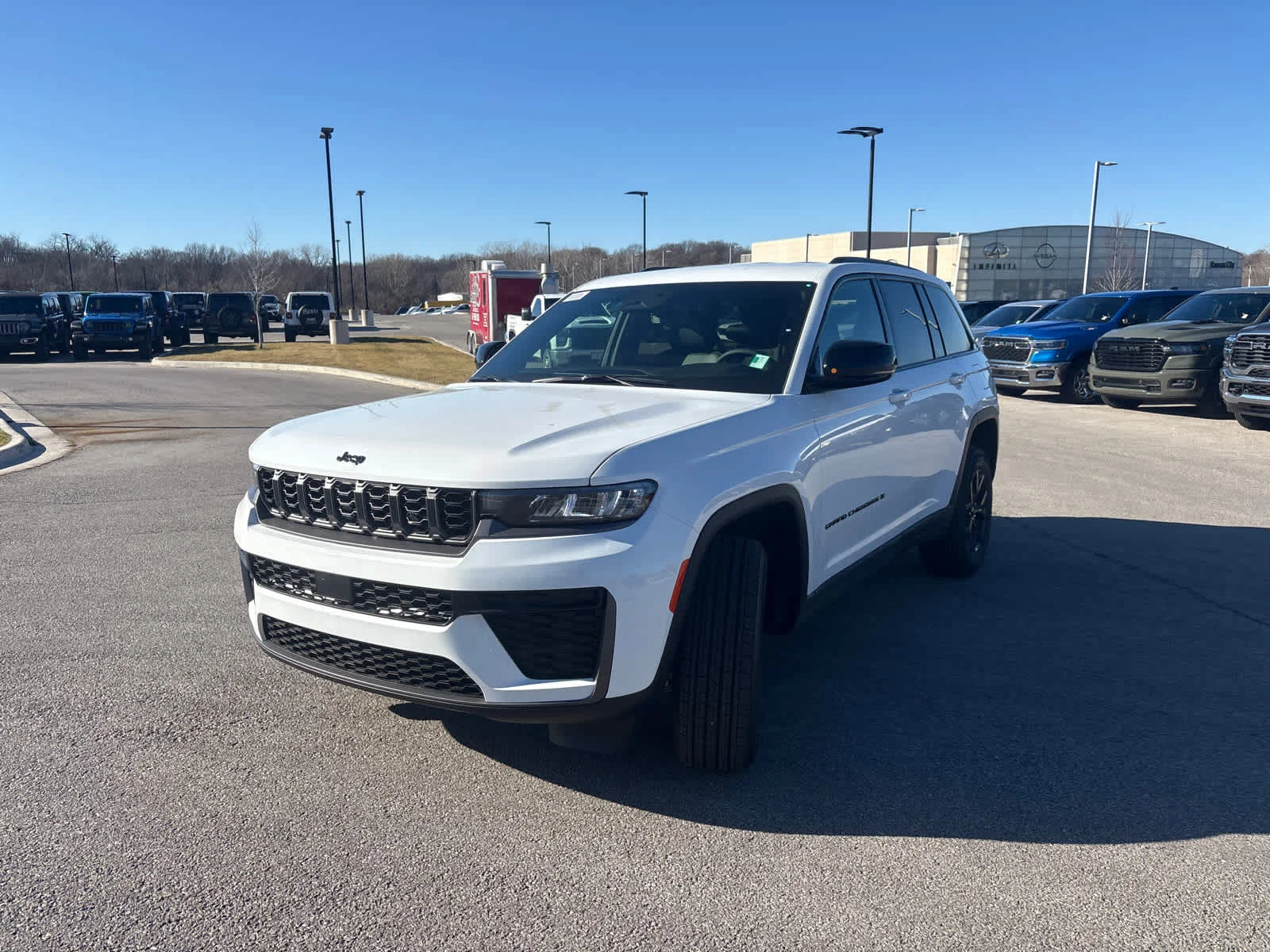 New 2026 Bright White Clearcoat Jeep Laredo Altitude image 4
