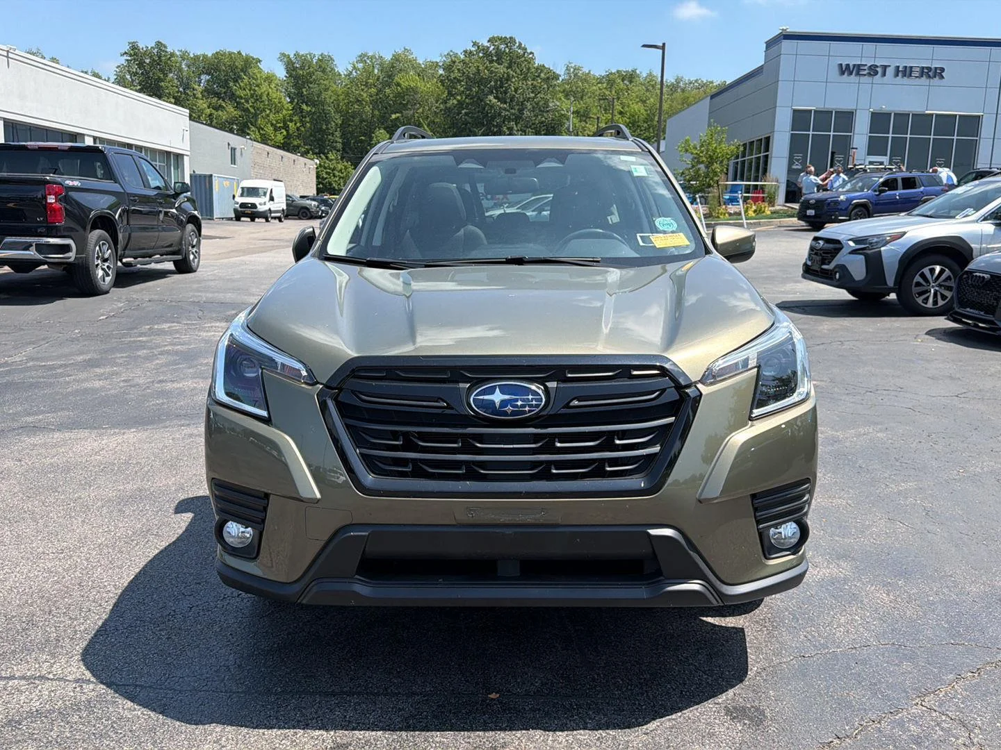 Used 2023 Autumn Green Metallic Subaru Premium image 13